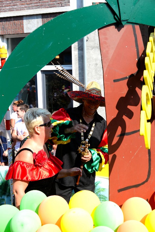 ../Images/Zomercarnaval Noordwijkerhout 029.jpg